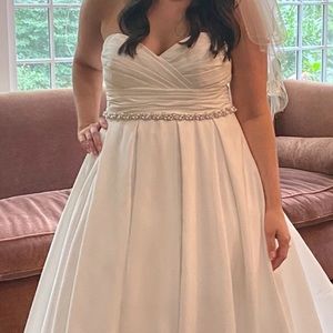 Wedding gown size 14